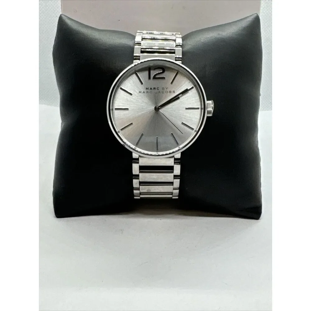 Marc by Marc Jacobs Peggy MBM3400 Women's Silver Analog Dial Quartz Watch JNA168